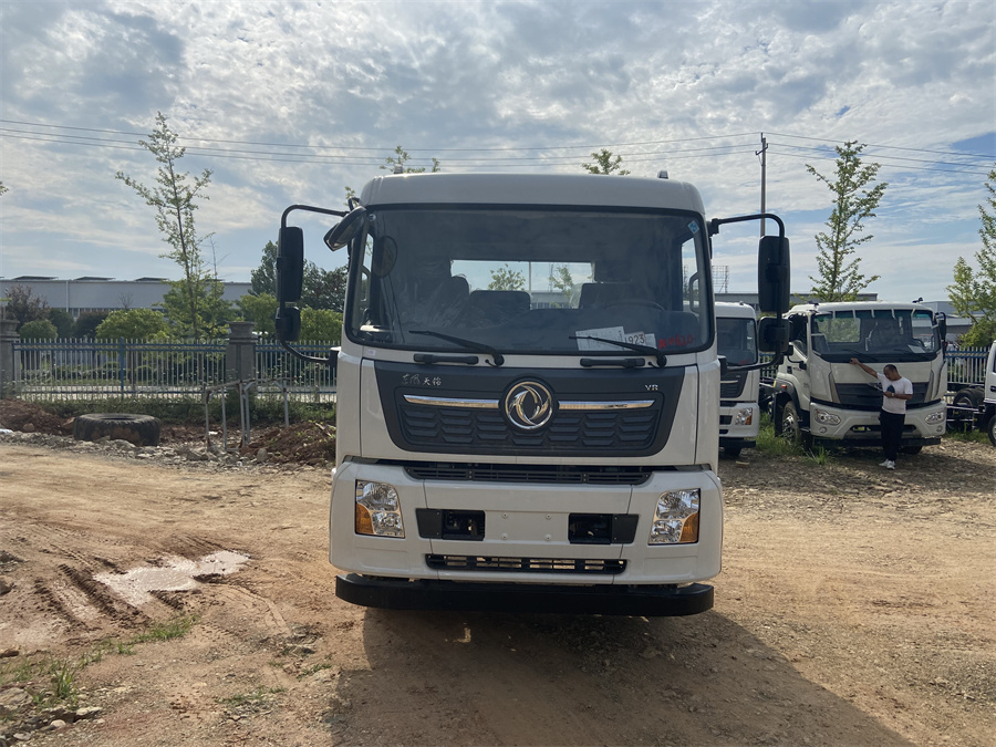 東風天錦（3950，康明斯185）國六 內飾照片圖