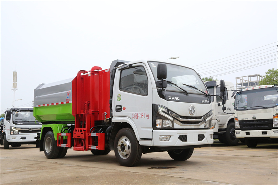 8方掛桶垃圾車(chē)-東風(fēng)8方藍(lán)牌側(cè)裝掛桶自裝式垃圾車(chē)廠家